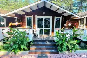 EcoHouse, Pitsunda