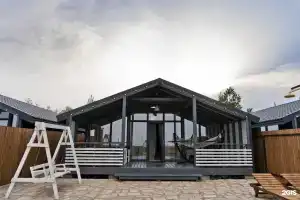 Gold Marina Hotel, Manaskent
