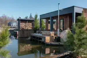 Glampi Glamping, Gatchina