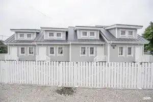 Avgust Guest House, Pechory