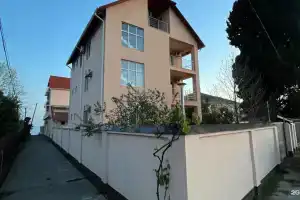 Volna Hotel, Candripsh