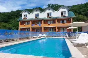 Semeinyi Klub Argo Guest House, Lazarevskoye