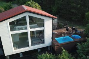 Les Abrau Apartments