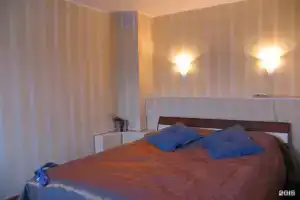 Za utesom Hotel, Esso