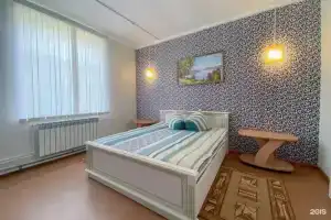 Svetofor Hotel, Vyaznika