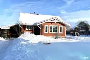 Tourist base, Malye Korely