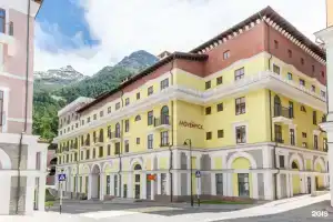 Mövenpick Krasnaya Polyana, Estosadok