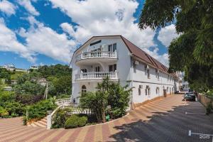 Garden Hills, Sochi