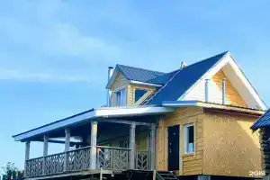 Domik s kaminom na sklone Cottage