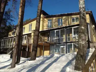 Kottedzhi u ozera - 210