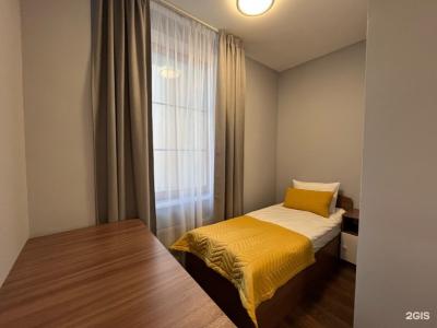 Demokrat na 9-oy Sovetskoy 5A - 68