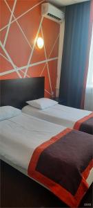 Viktoria - ZURO  - 57