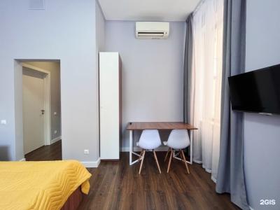 Demokrat na 9-oy Sovetskoy 5A - 65