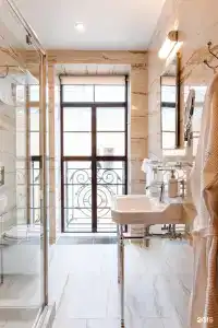 Grand Boutique - 11