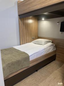 Cronwell Nika Centr - 83