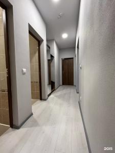 Cronwell Nika Centr - 94