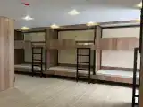 Койко-место с индивидуальным шкафчиком, санузлом и душем в номере 