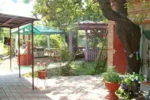 Guest house na Blyuhera 27, Yeysk