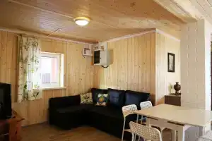 Domik u Ozera, Pereslavl-Zalessky