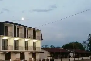 Belaya Lebed Mini-Hotel, Alakhadzi