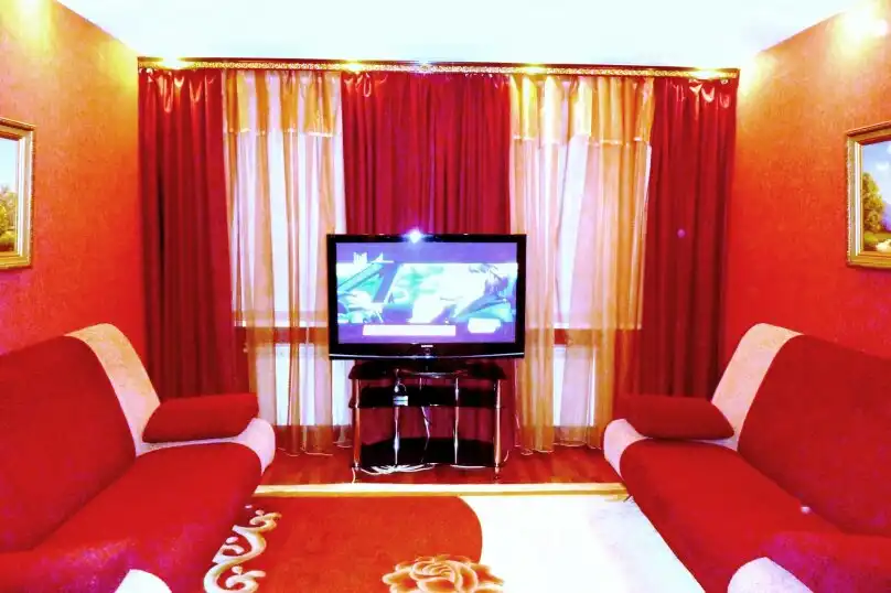 Krasivaya "stalinka" na prospekteogo, 14a Apartments, Dzerzhinsk