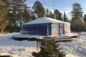 Yurta mongolskaya zimnyaya Camping, Kirovsk