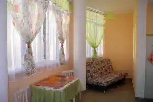 Апартаменты Черноморский Бриз, Feodosiya