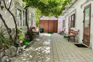 Uyutnyy dvorik Guest house, Yevpatoriya