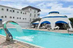 Semeyniy Ray Hotel, Zaozernoe