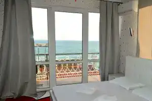 Отель «Дворик на Морской», Yalta