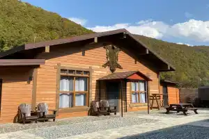 Medvezhiy Dom Guest House, Estosadok