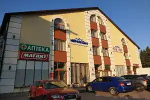 Ivmontan Hotel, Estosadok