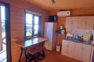 U paroma Hotel, Mumra