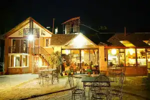 Hotel at the End of the Universe, Nagarkot