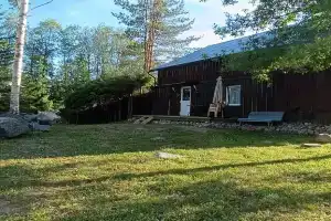 Pikhta S Baney Guest House, Rautakangas