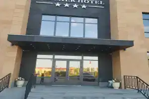 Prem'er Hotel KVARTs, Novomoskovsk