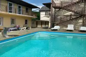 Zelyonaya usadba, Dzhubga
