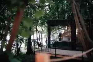 Glemping Sila Vetra, Povedniki
