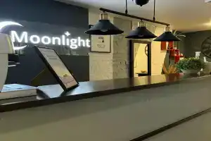 Hotel Moonlight, Tula