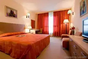 Vitosha Park Hotel - Free Indoor Pool & Parking, Sofia