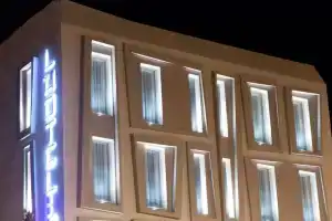L'Hotel, Rimini