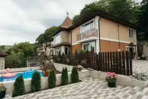 Tihoe Schaste Guest house, Kamennomostsky