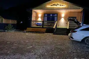 Sabr Guest House, Tegenekli