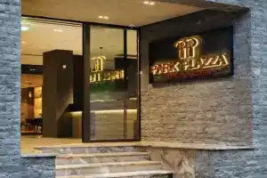 Park Plazza, Corce