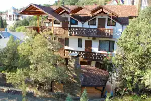 Shalyapin Haus Cottage, Novyy Svet