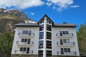 Elber Hotel, Terskol