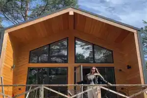 Dobro i Les Cottage, Dobrograd