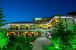 Yolka Hotel, Verhnyaya Saniba