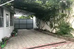 Bondar Plaza Hotel, Dzhubga