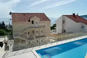 Villa Samba, Mlini
